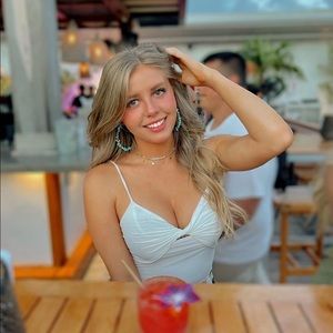 Meet your Posher, Dianet